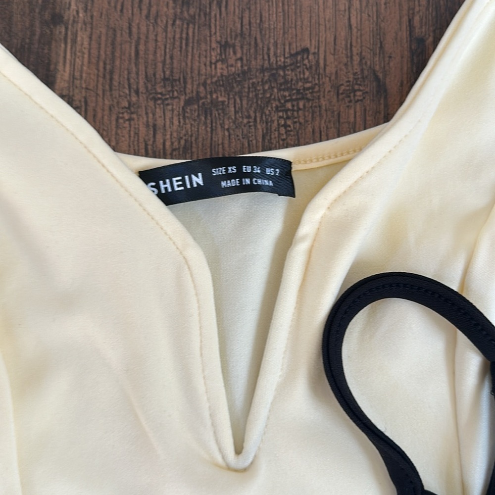 Crop top - Picture 2 of 2